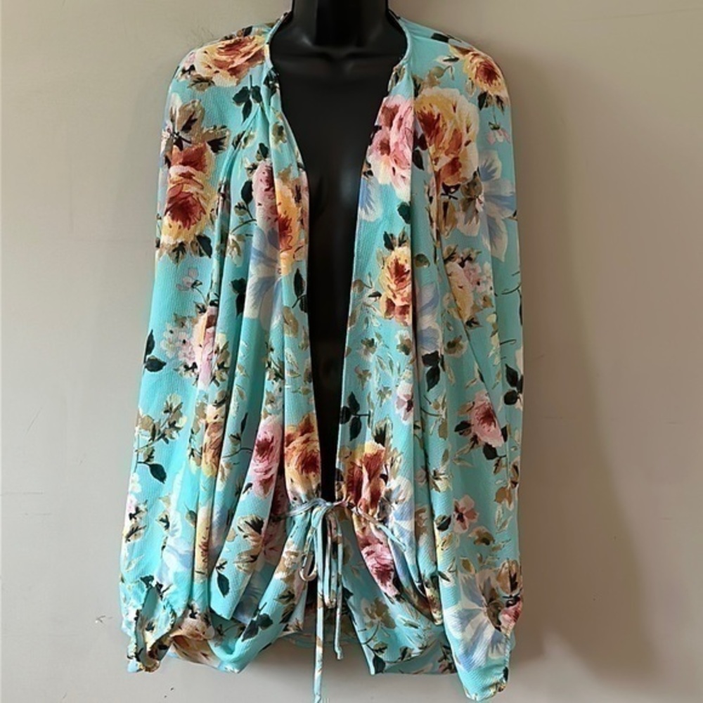 Hummingbird Floral Kimono Cover-
Up Cardigan NWOT MEDIUM NEVER WORN
